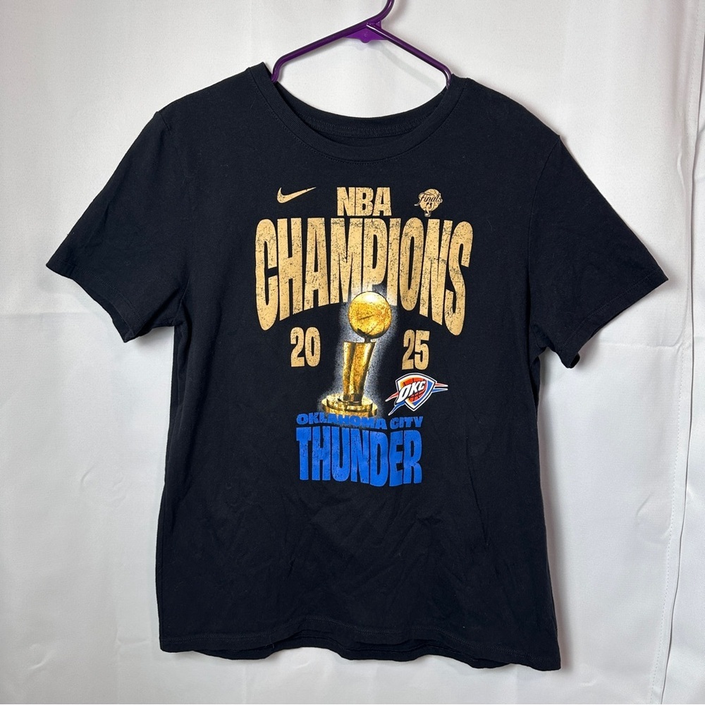 Nike Ladies OKC Thunder 2025 NBA Champions Black Tee - Size Large